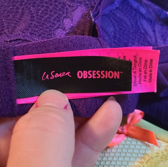 La Senza & Victoria's Secret bras 36DD - Picture 6 of 8
